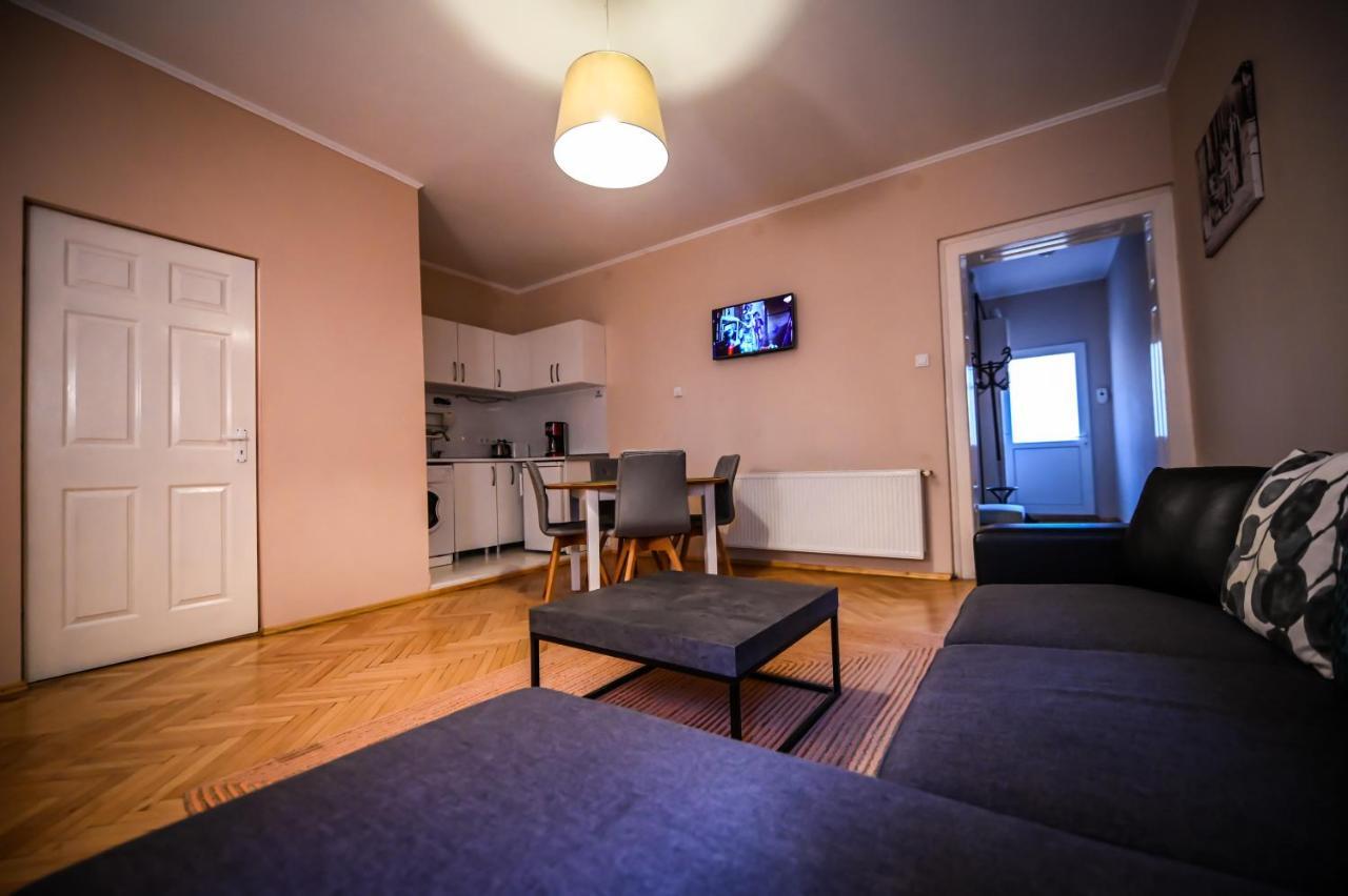 Jules' sunny, spacious&central apartment Sibiu Exterior foto